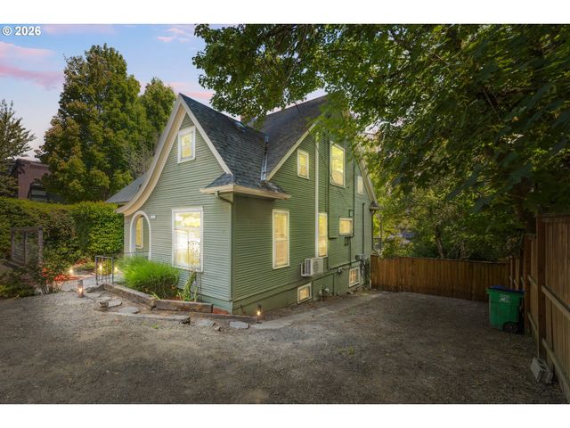 7738 Sw 31ST Ave, Portland, OR 97219