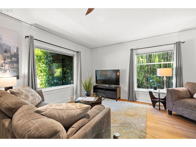 7738 Sw 31ST Ave, Portland, OR 97219