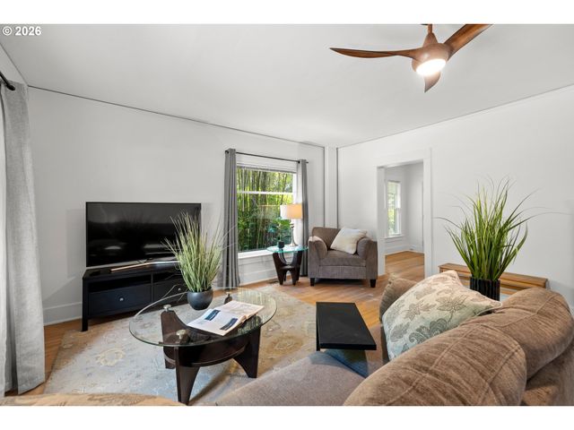 7738 Sw 31ST Ave, Portland, OR 97219