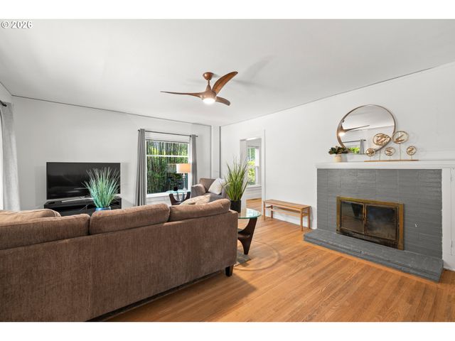 7738 Sw 31ST Ave, Portland, OR 97219