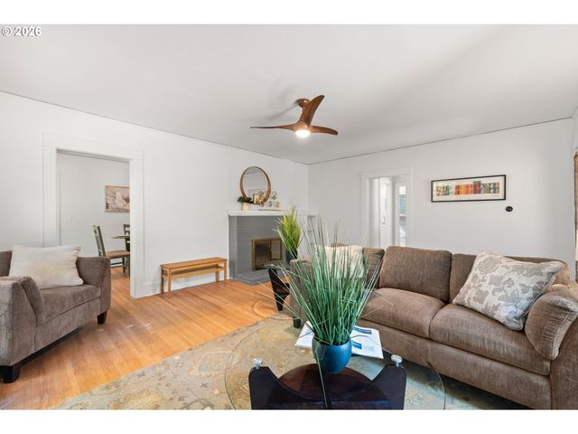 7738 Sw 31ST Ave, Portland, OR 97219