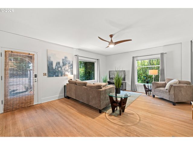 7738 Sw 31ST Ave, Portland, OR 97219