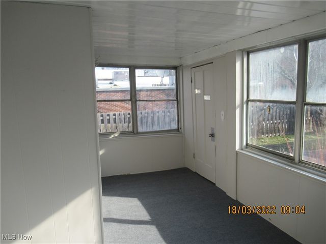 2015 Baxterly Avenue, Lakewood, OH 44107