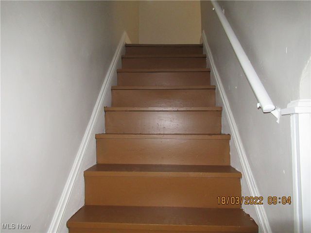 2015 Baxterly Avenue, Lakewood, OH 44107