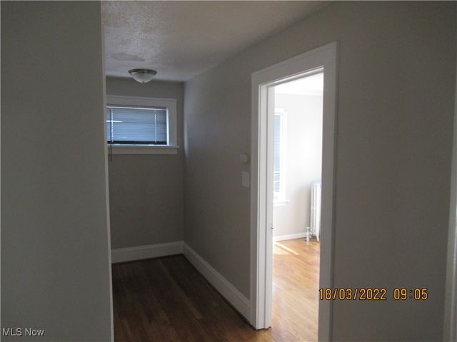 2015 Baxterly Avenue, Lakewood, OH 44107