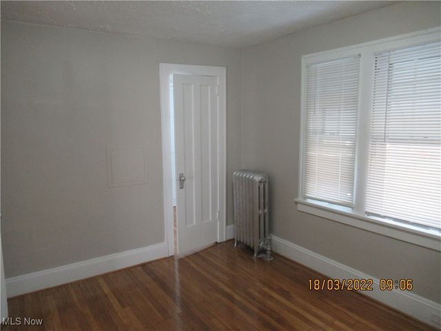 2015 Baxterly Avenue, Lakewood, OH 44107