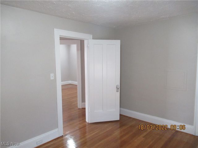 2015 Baxterly Avenue, Lakewood, OH 44107