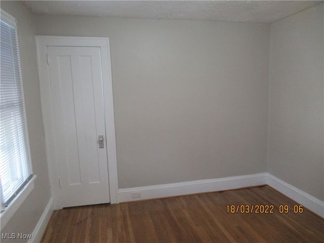 2015 Baxterly Avenue, Lakewood, OH 44107