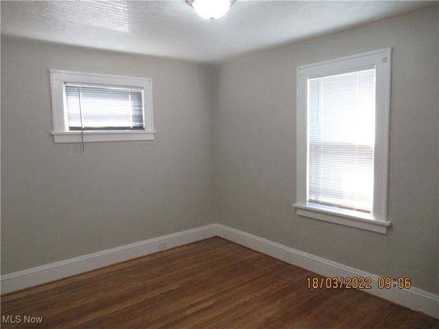 2015 Baxterly Avenue, Lakewood, OH 44107