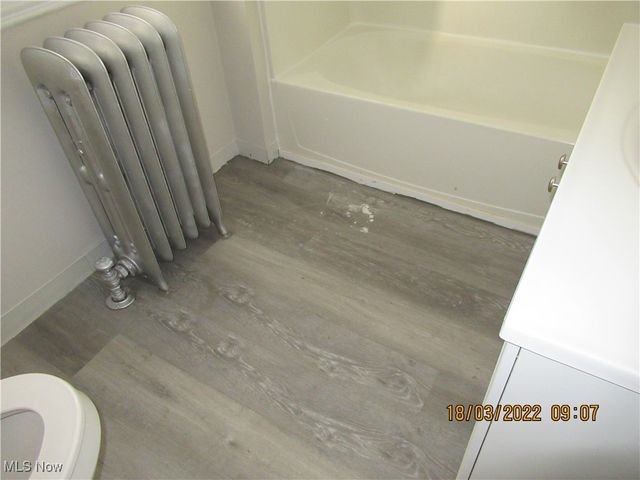 2015 Baxterly Avenue, Lakewood, OH 44107