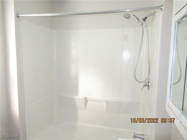 2015 Baxterly Avenue, Lakewood, OH 44107