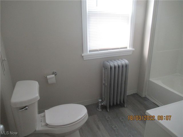 2015 Baxterly Avenue, Lakewood, OH 44107