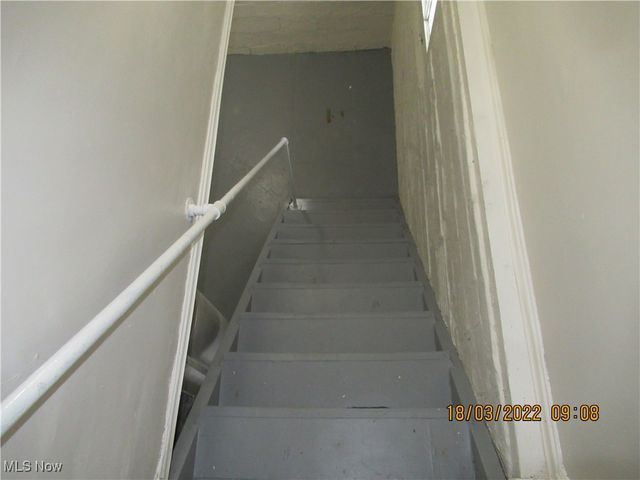 2015 Baxterly Avenue, Lakewood, OH 44107