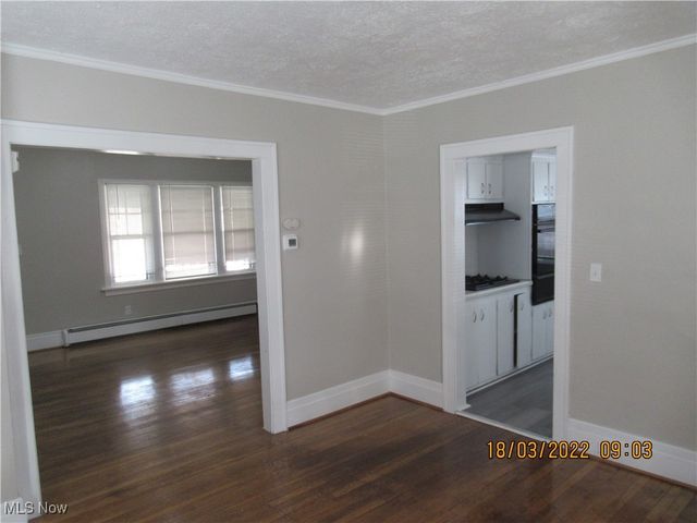 2015 Baxterly Avenue, Lakewood, OH 44107