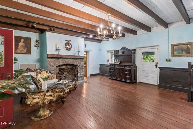 2833 East Oakland Avenue, Johnson City, TN 37601