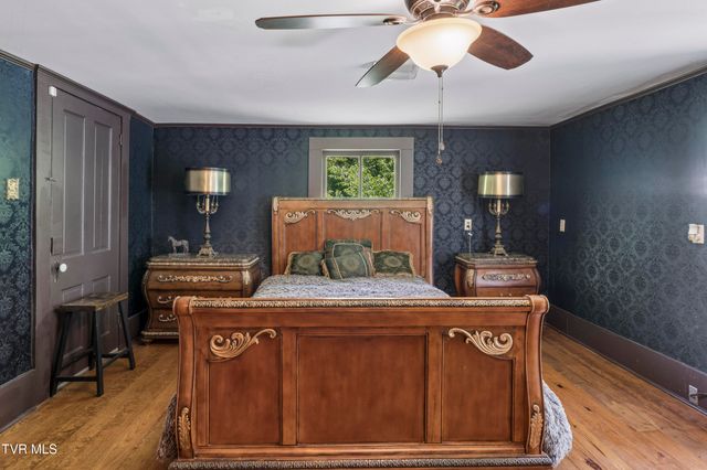 2833 East Oakland Avenue, Johnson City, TN 37601