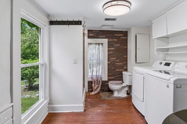 2833 East Oakland Avenue, Johnson City, TN 37601