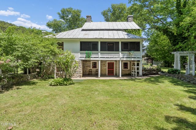 2833 East Oakland Avenue, Johnson City, TN 37601