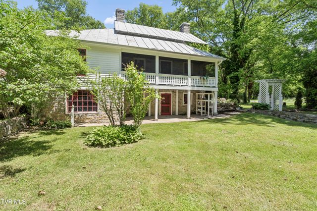 2833 East Oakland Avenue, Johnson City, TN 37601