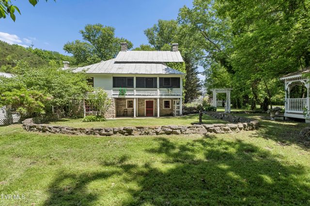 2833 East Oakland Avenue, Johnson City, TN 37601