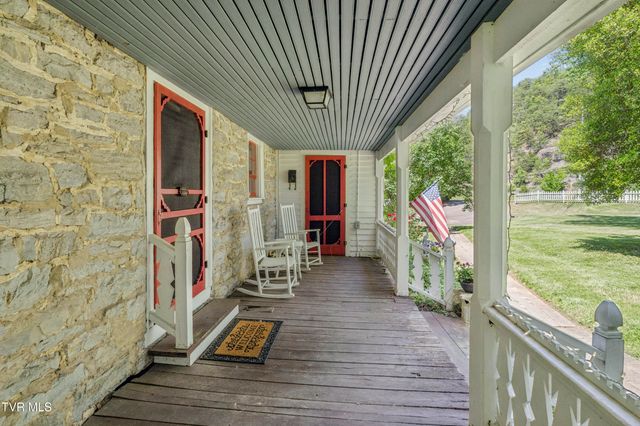 2833 East Oakland Avenue, Johnson City, TN 37601