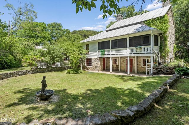 2833 East Oakland Avenue, Johnson City, TN 37601