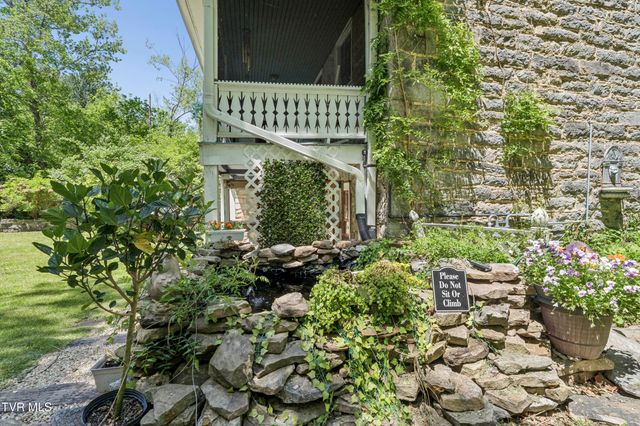 2833 East Oakland Avenue, Johnson City, TN 37601