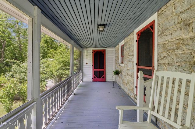 2833 East Oakland Avenue, Johnson City, TN 37601