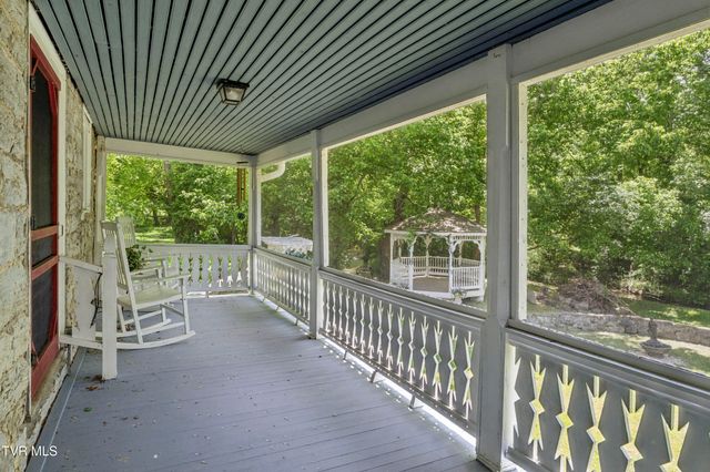 2833 East Oakland Avenue, Johnson City, TN 37601