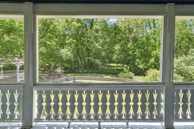 2833 East Oakland Avenue, Johnson City, TN 37601