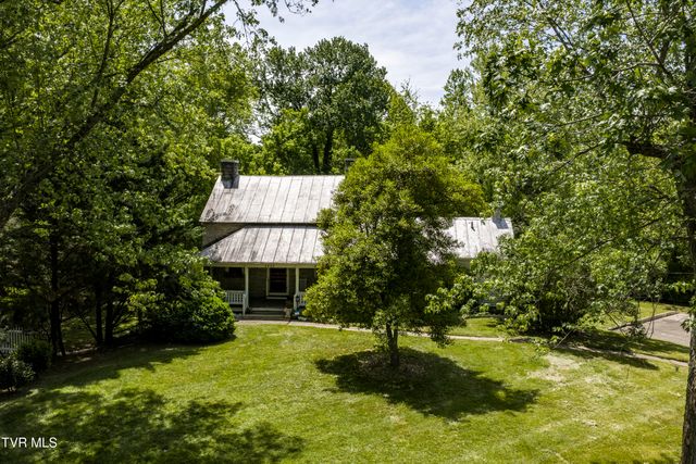2833 East Oakland Avenue, Johnson City, TN 37601
