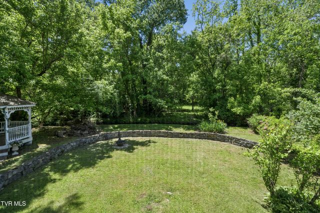 2833 East Oakland Avenue, Johnson City, TN 37601