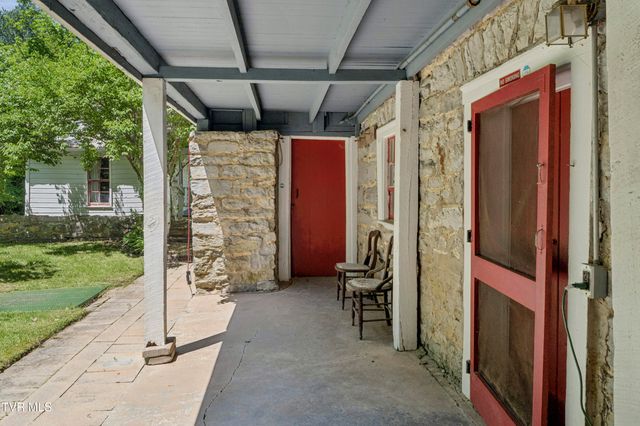2833 East Oakland Avenue, Johnson City, TN 37601