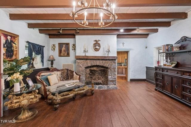 2833 East Oakland Avenue, Johnson City, TN 37601