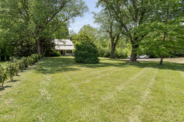 2833 East Oakland Avenue, Johnson City, TN 37601