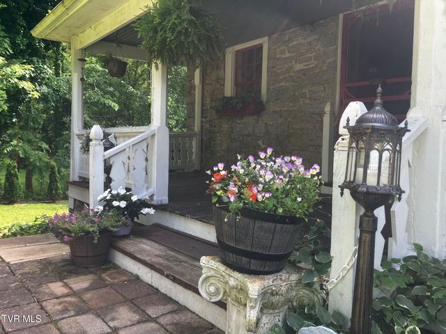 2833 East Oakland Avenue, Johnson City, TN 37601
