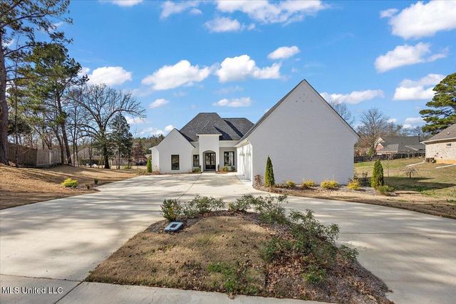 111 Grand Oak Boulevard, Clinton, MS 39056