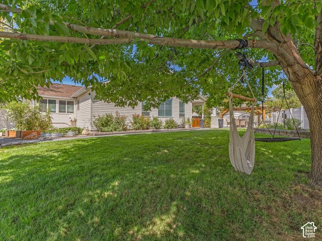 1622 E ROYAL OAK CIR, Sandy, UT 84092