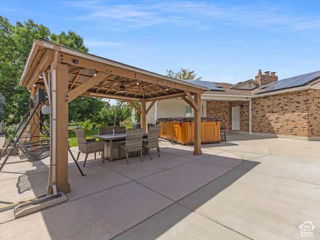 1622 E ROYAL OAK CIR, Sandy, UT 84092