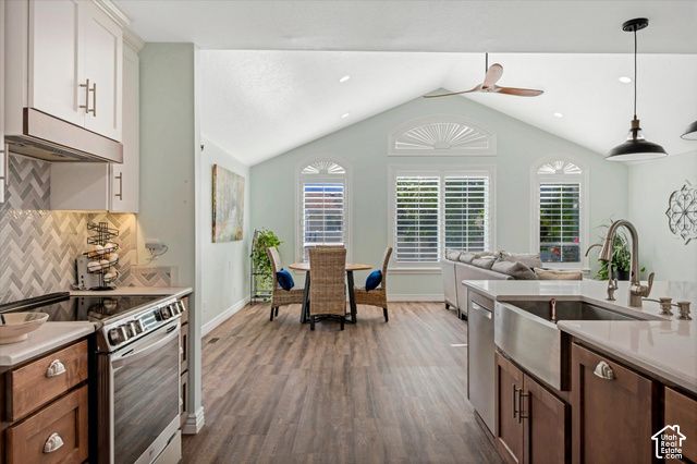 1622 E ROYAL OAK CIR, Sandy, UT 84092