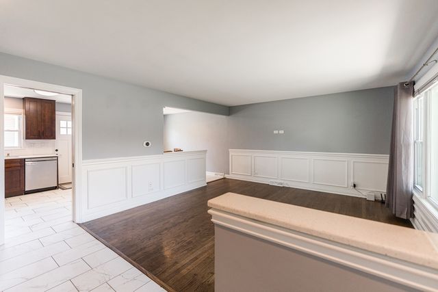 7 N Lincoln Avenue, Addison, IL 60101