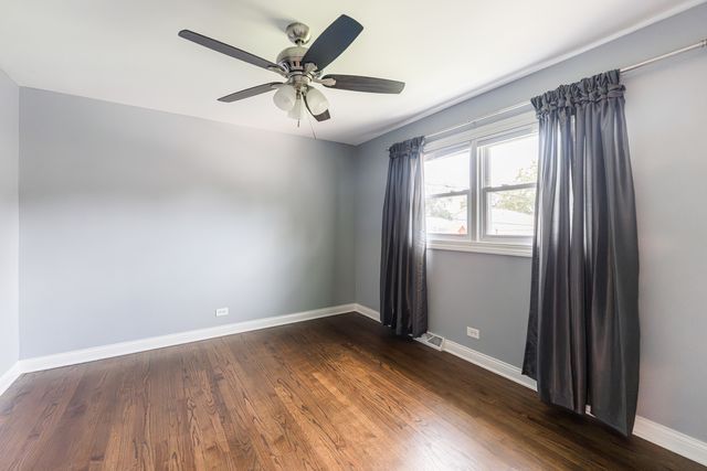 7 N Lincoln Avenue, Addison, IL 60101