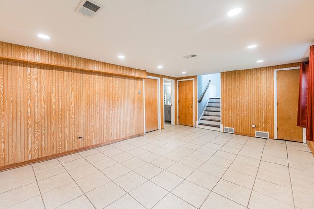 7 N Lincoln Avenue, Addison, IL 60101