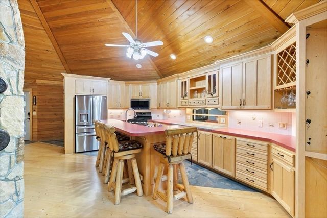 163 Loon Hill Rd, Dracut, MA 01826