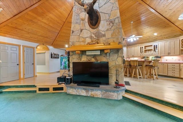 163 Loon Hill Rd, Dracut, MA 01826