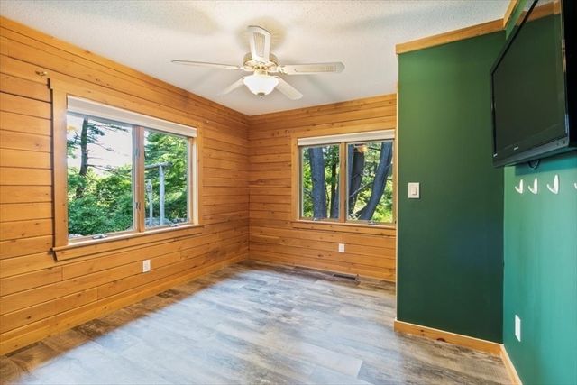 163 Loon Hill Rd, Dracut, MA 01826