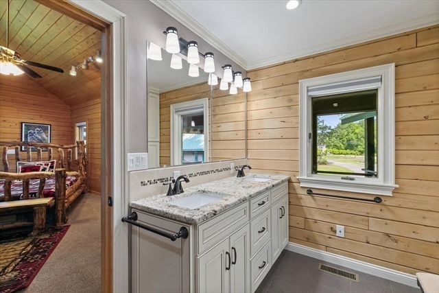 163 Loon Hill Rd, Dracut, MA 01826