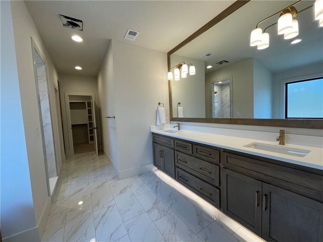 5125 W 73rd Street, Prairie Village, KS 66208