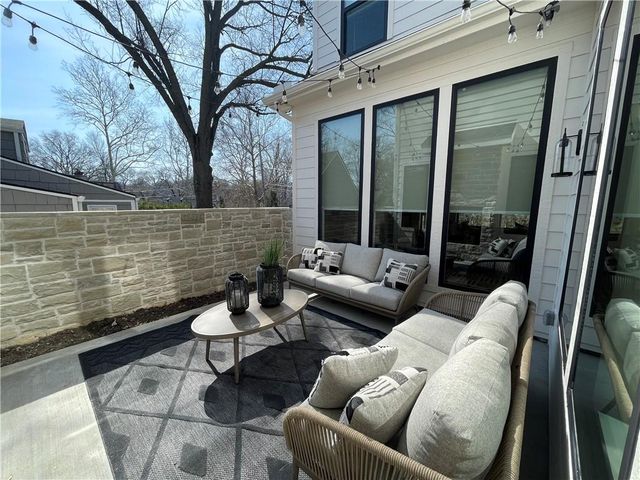 5125 W 73rd Street, Prairie Village, KS 66208