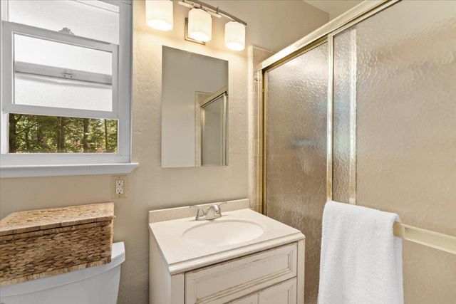 11931 Alta Sierra Dr, Grass Valley, CA 95949